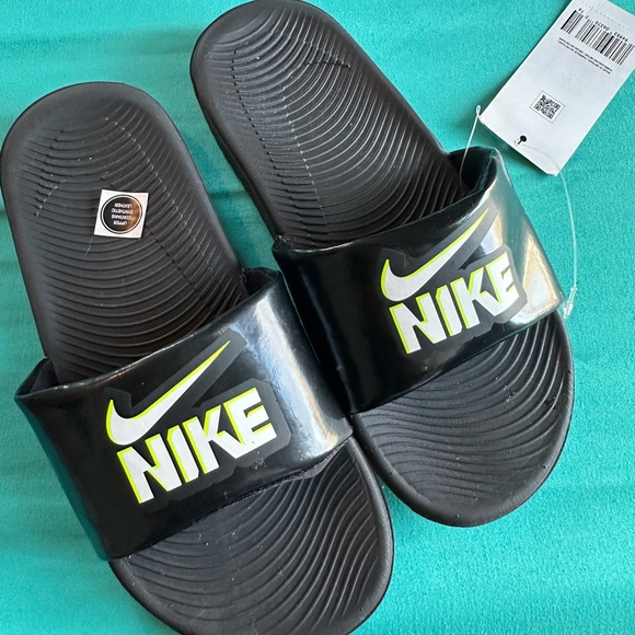 Nike slides. - Picture 3 of 4